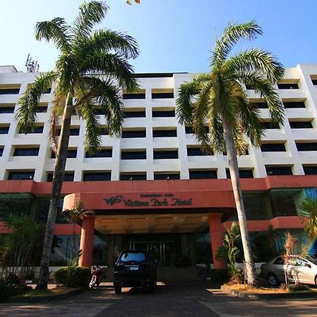 Wattana Park Hotel Trang Exterior photo