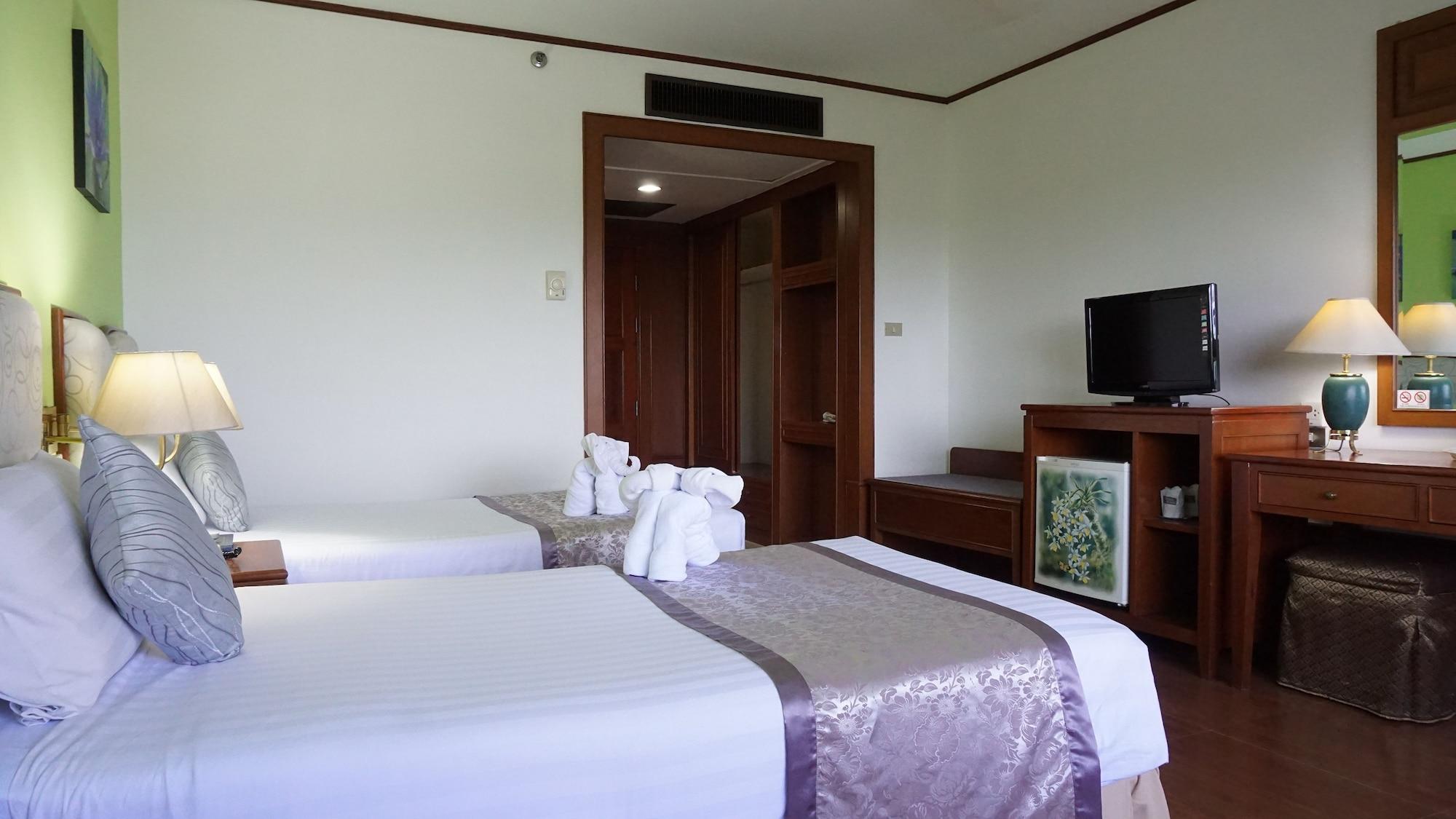 Wattana Park Hotel Trang Exterior photo
