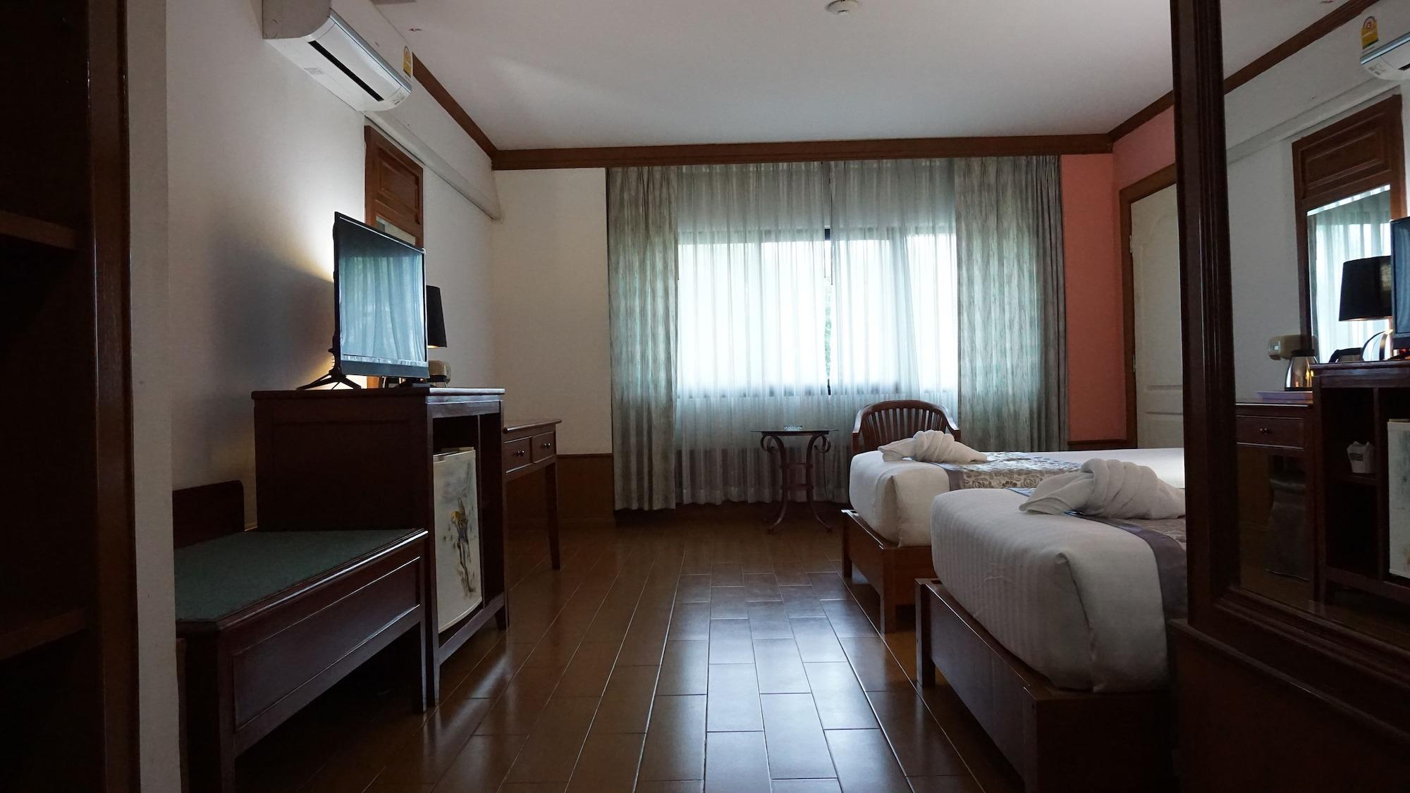 Wattana Park Hotel Trang Exterior photo