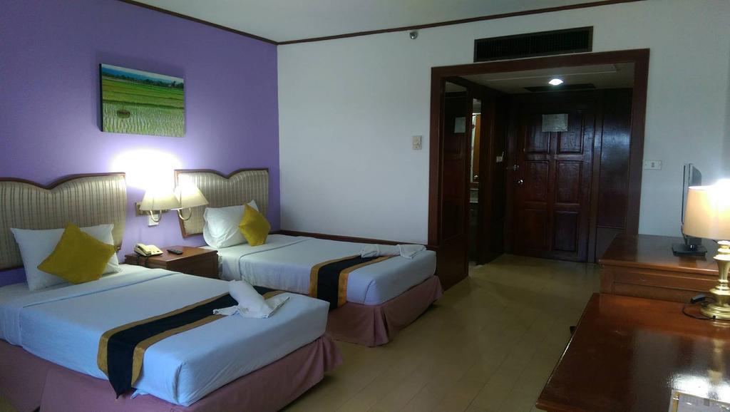 Wattana Park Hotel Trang Exterior photo