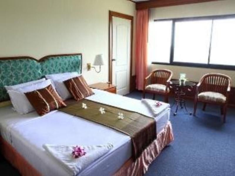 Wattana Park Hotel Trang Exterior photo