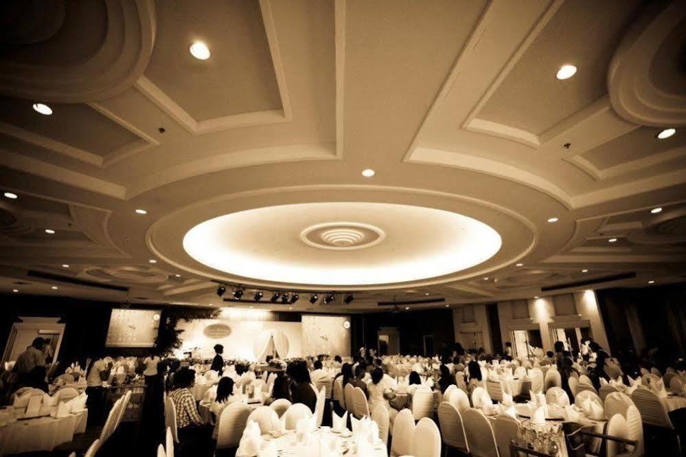 Wattana Park Hotel Trang Exterior photo