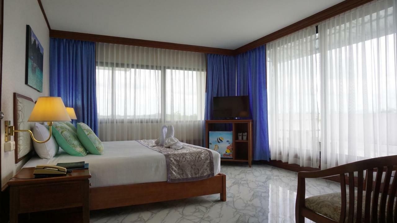 Wattana Park Hotel Trang Exterior photo