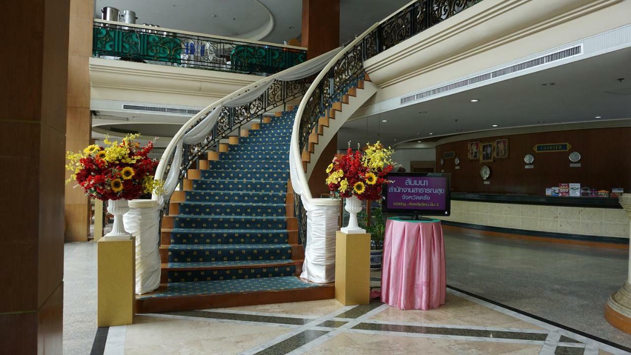 Wattana Park Hotel Trang Exterior photo